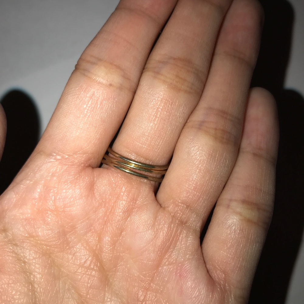 H&M Diamond Rhinestone Twist Gold Ring - Picture 2 of 2
